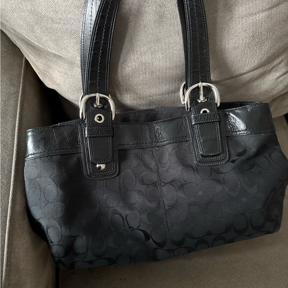 Coach - Picture 2 of 4